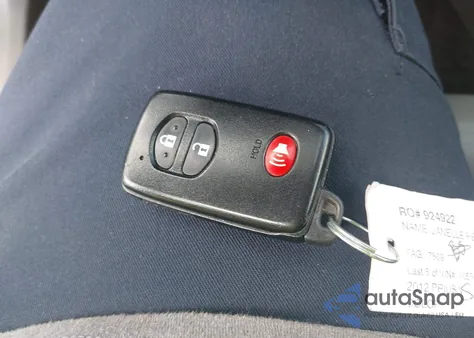 2012 Toyota Prius V Five z USA, uszkodzony, nr VIN JTDZN3EU9C3105550